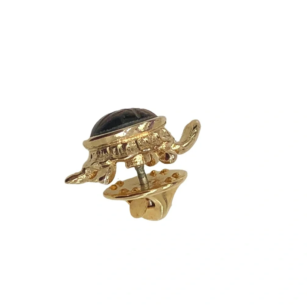 VINTAGE TURTLE LAPEL PIN WITH BROWN CARVED SCARAB DESIGN SHELL